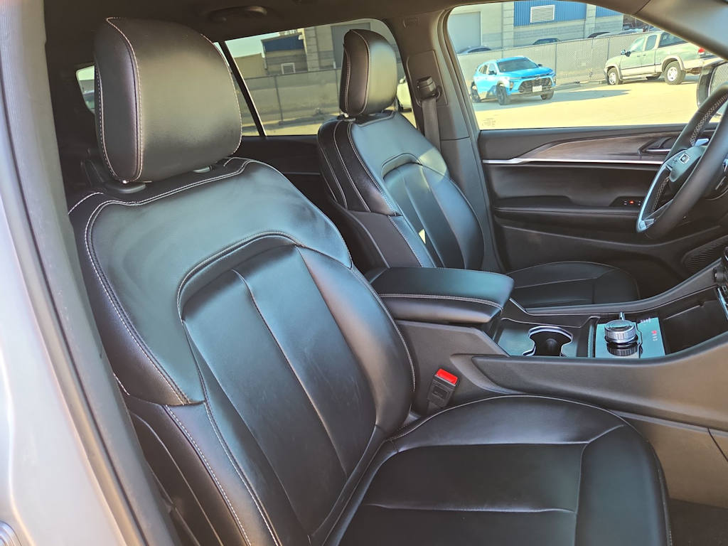 Thumbnail: 2024 Jeep Grand Cherokee L - 20
