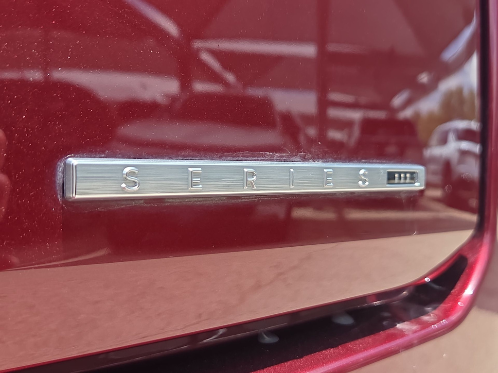 Thumbnail: 2022 Jeep Wagoneer - 8
