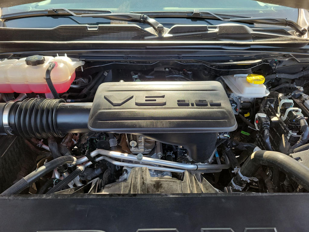 Thumbnail: 2025 RAM 1500 - 9