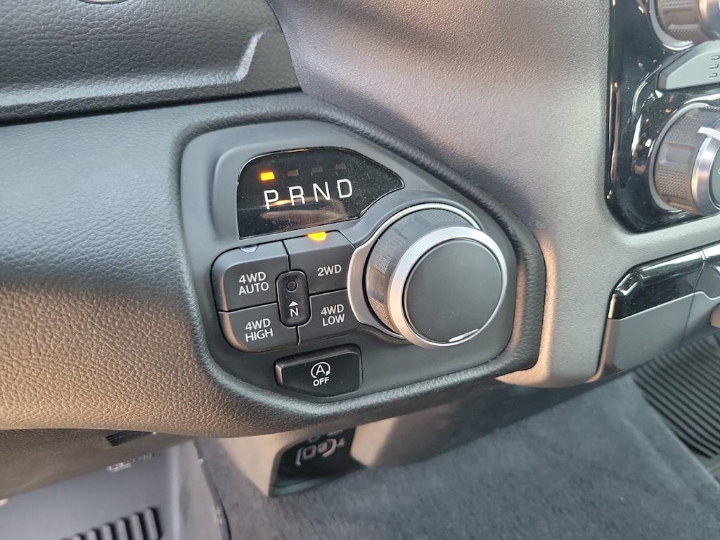 Thumbnail: 2025 RAM 1500 - 21