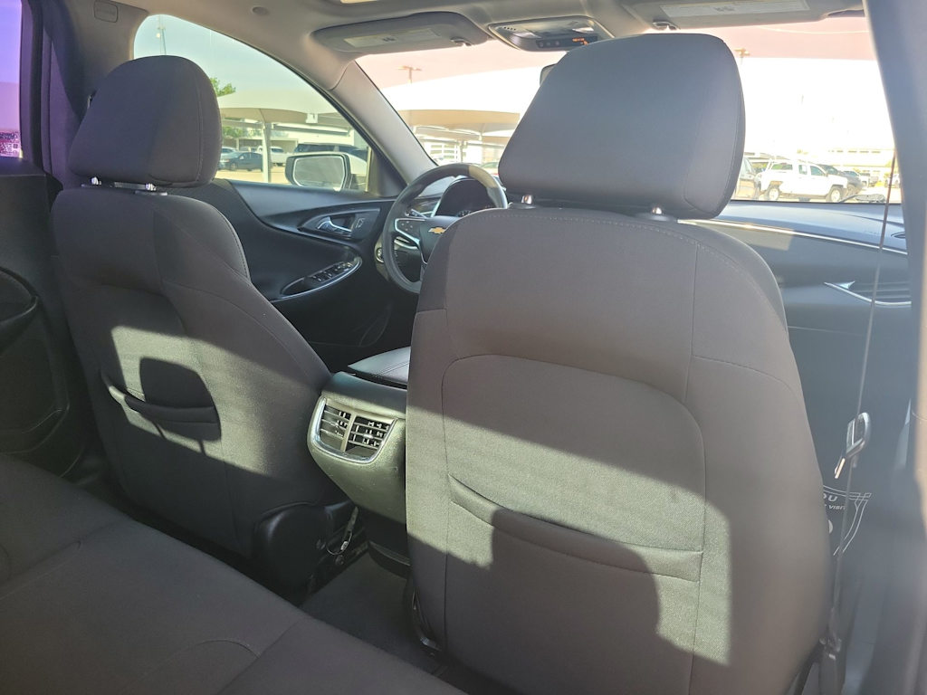 Thumbnail: 2021 Chevrolet Malibu - 12