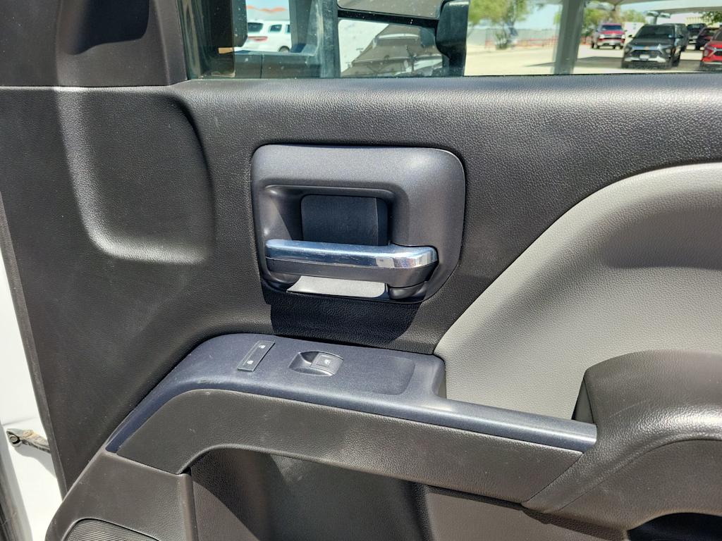 Thumbnail: 2019 Chevrolet Silverado 3500 - 9