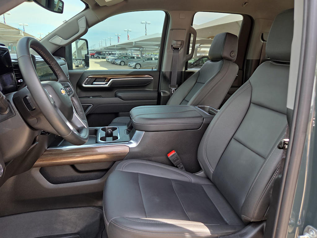Thumbnail: 2025 Chevrolet Silverado 2500 - 10