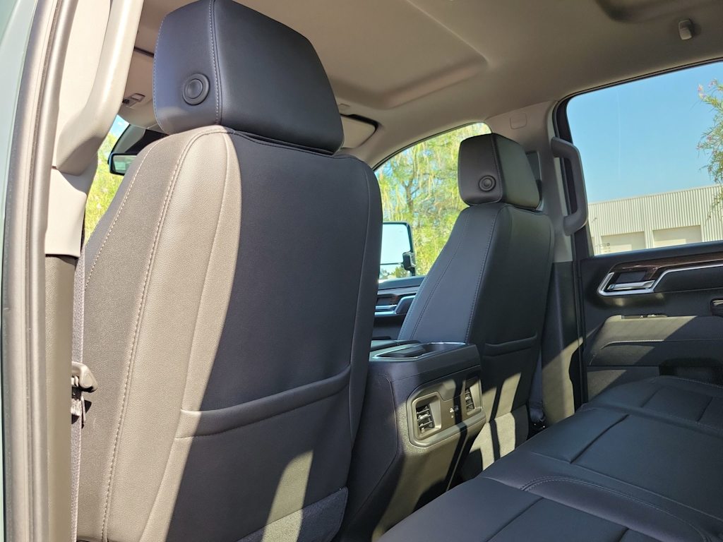 Thumbnail: 2025 Chevrolet Silverado 2500 - 13