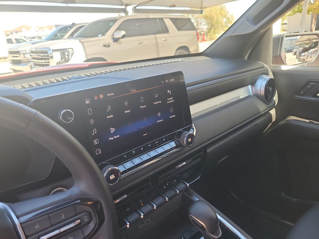 Thumbnail: 2023 Chevrolet Colorado - 14