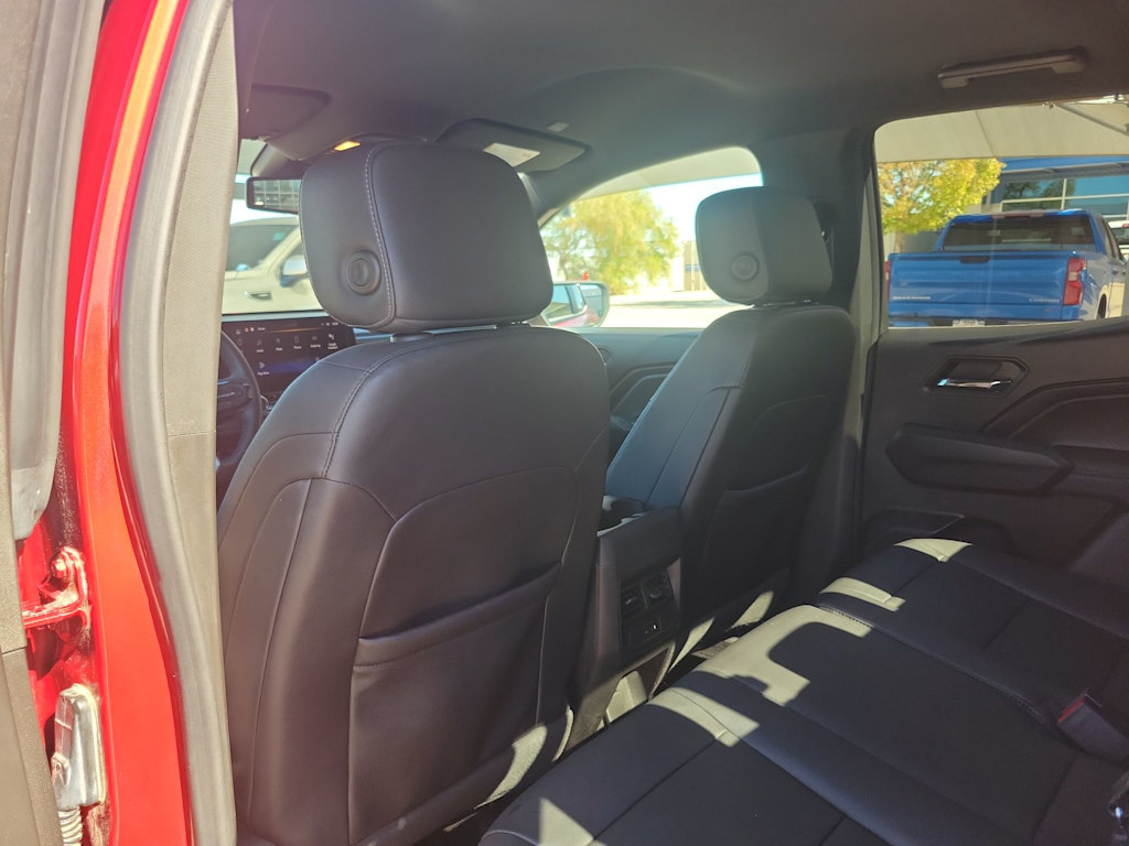 Thumbnail: 2023 Chevrolet Colorado - 12