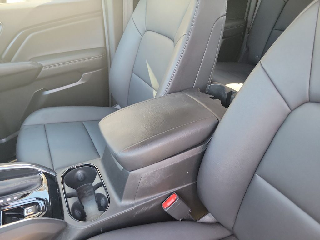 Thumbnail: 2023 Chevrolet Colorado - 21