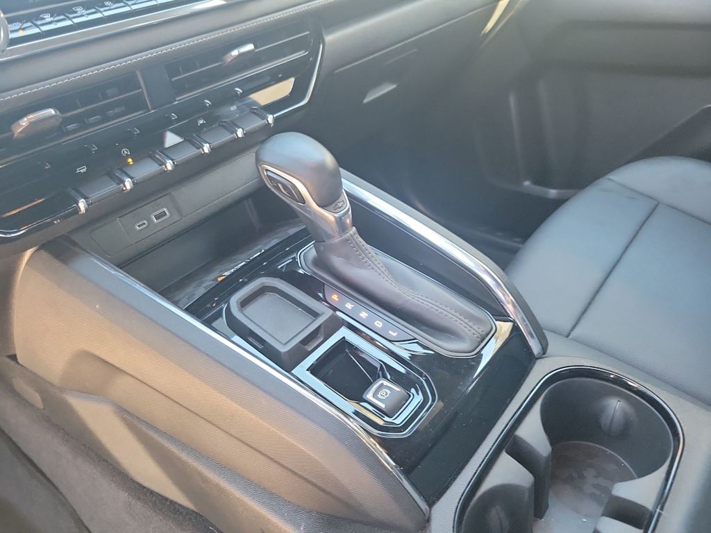 Thumbnail: 2023 Chevrolet Colorado - 15