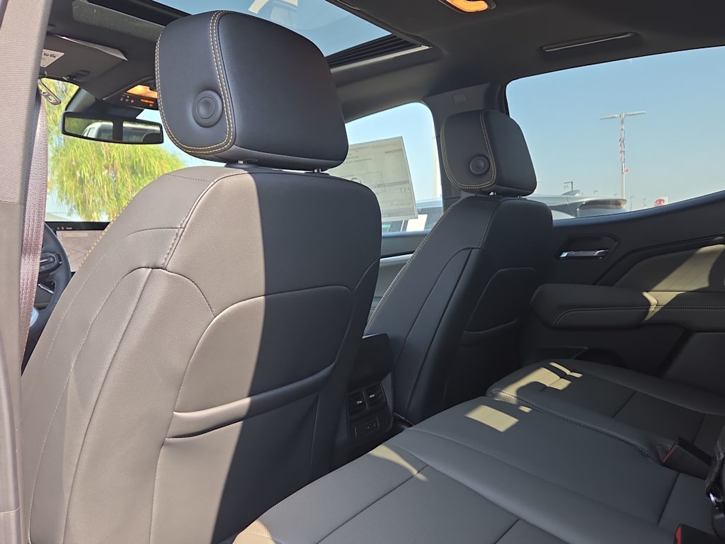 Thumbnail: 2026 Chevrolet Colorado - 13
