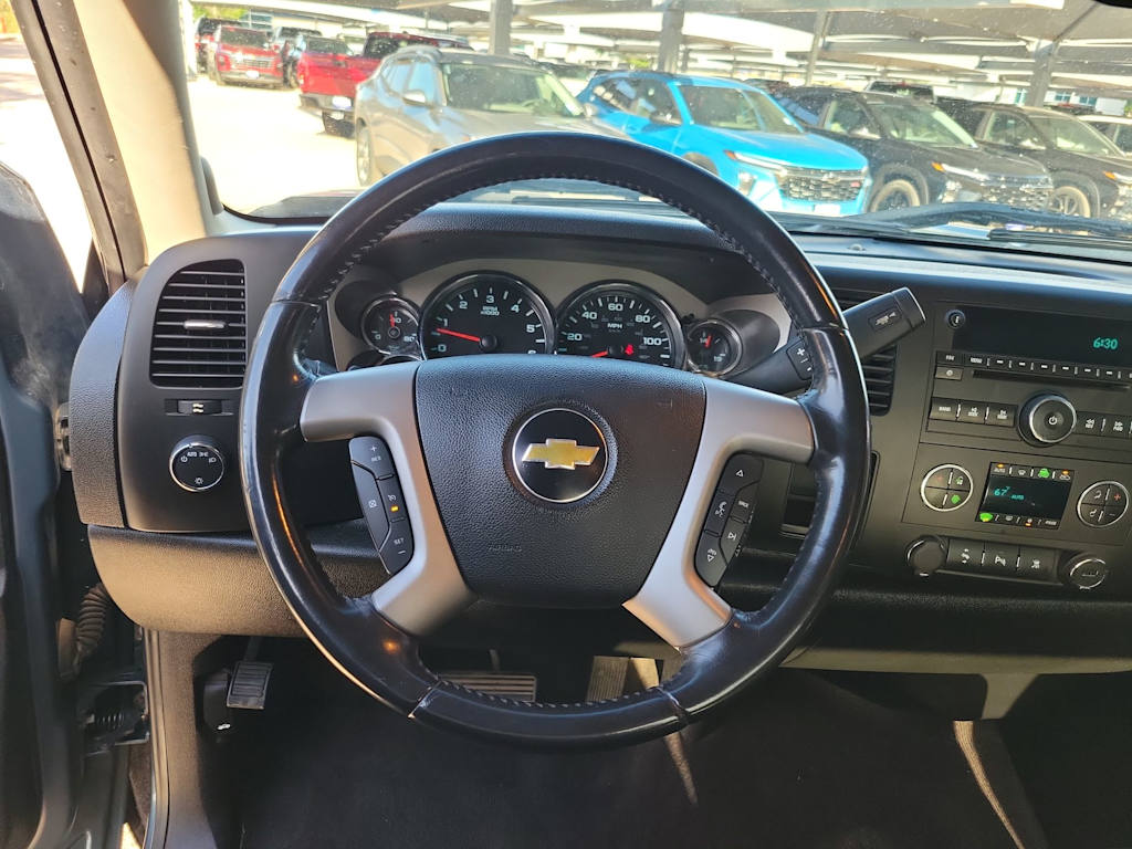 Thumbnail: 2011 Chevrolet Silverado 1500 - 14