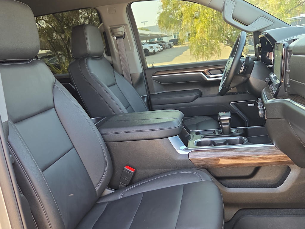 Thumbnail: 2026 Chevrolet Silverado 1500 - 11