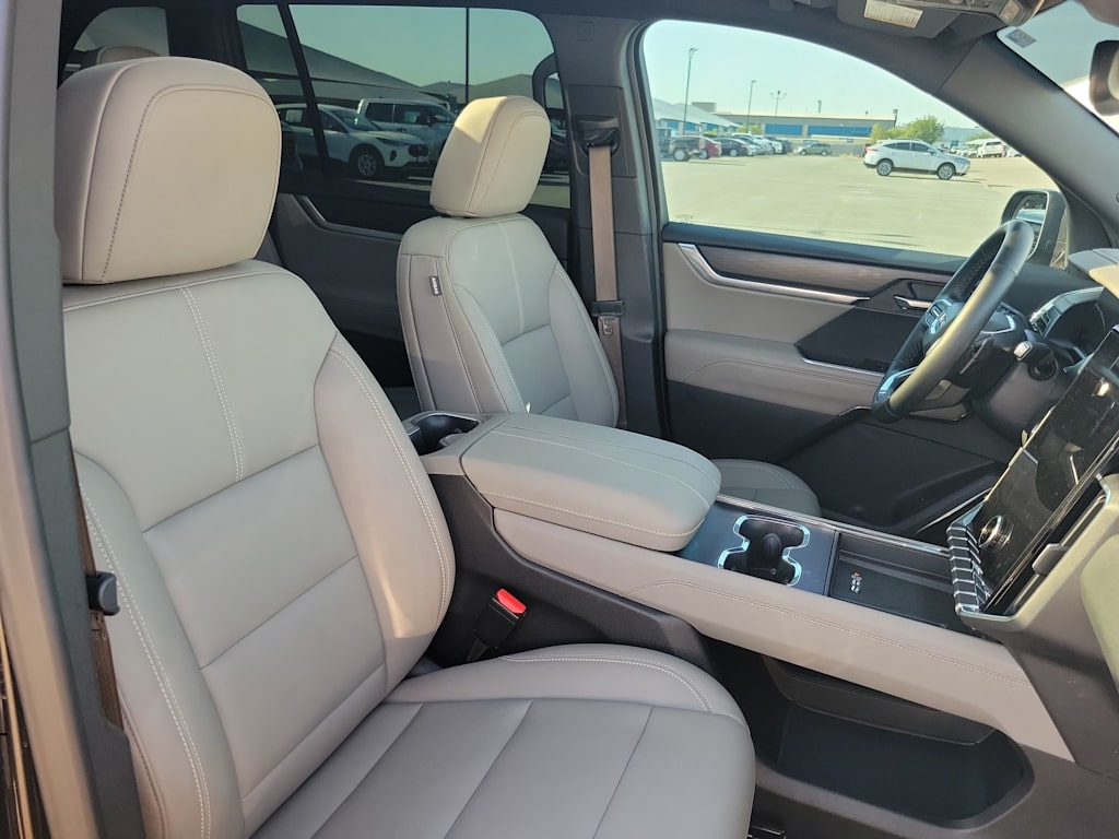 Thumbnail: 2025 GMC Acadia - 22