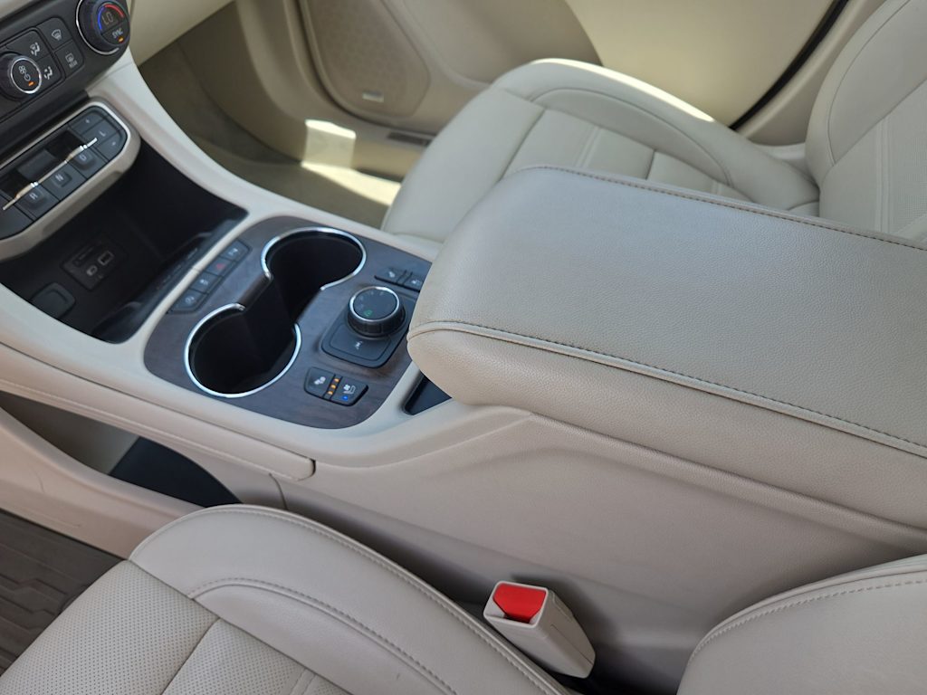 Thumbnail: 2022 GMC Acadia - 16