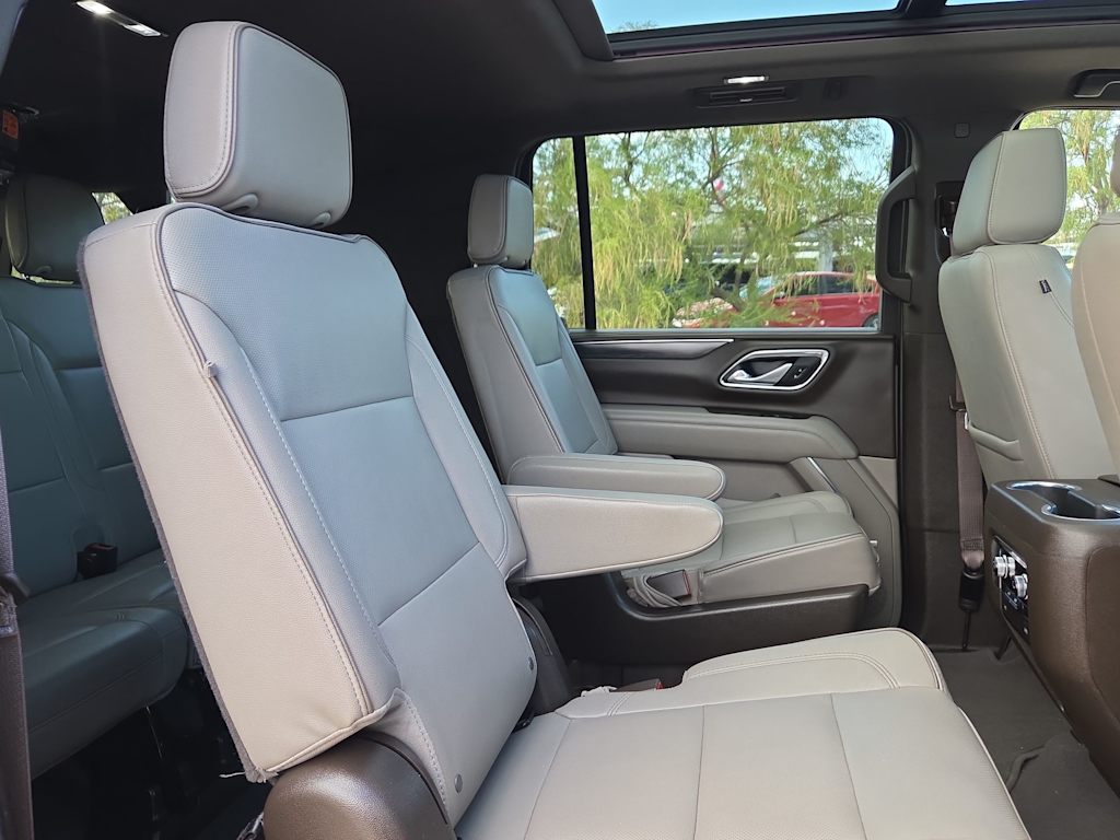Thumbnail: 2023 GMC Yukon XL - 22