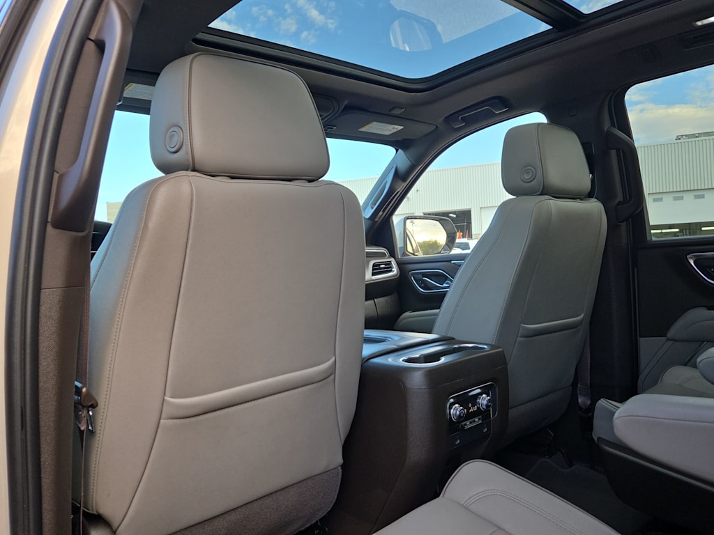 Thumbnail: 2023 GMC Yukon XL - 12