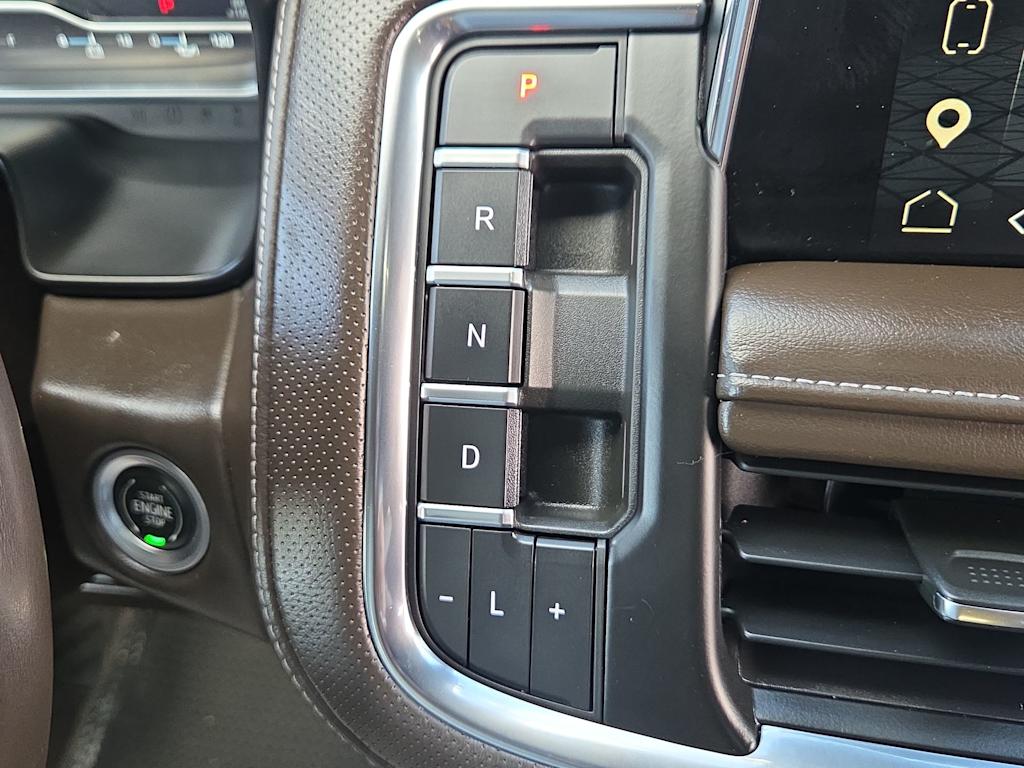 Thumbnail: 2023 GMC Yukon XL - 24