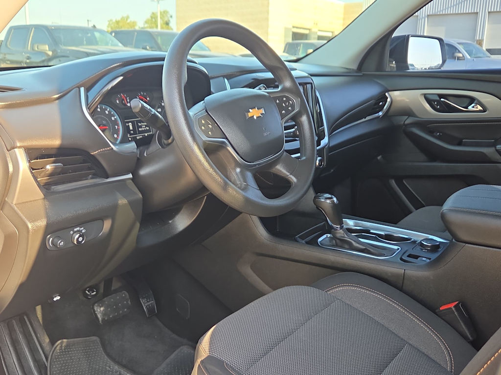 Thumbnail: 2020 Chevrolet Traverse - 2
