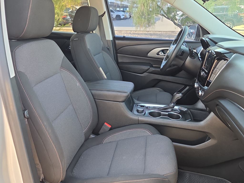 Thumbnail: 2020 Chevrolet Traverse - 11