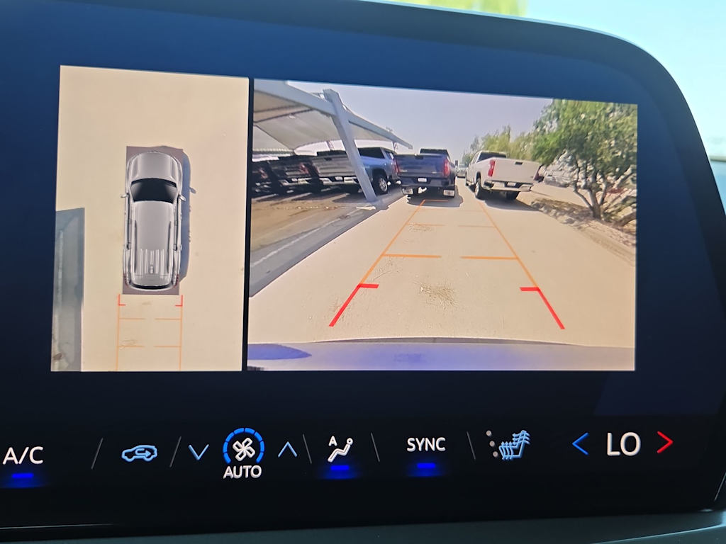 Thumbnail: 2024 Chevrolet Traverse - 25