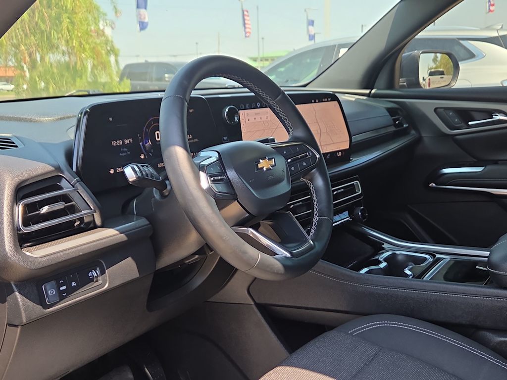 Thumbnail: 2024 Chevrolet Traverse - 2