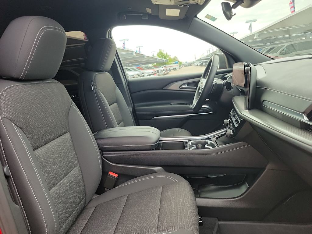 Thumbnail: 2026 Chevrolet Traverse - 12