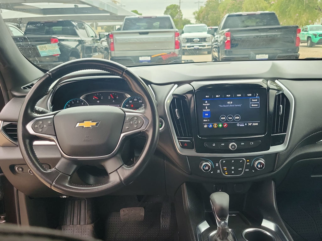 Thumbnail: 2022 Chevrolet Traverse - 10