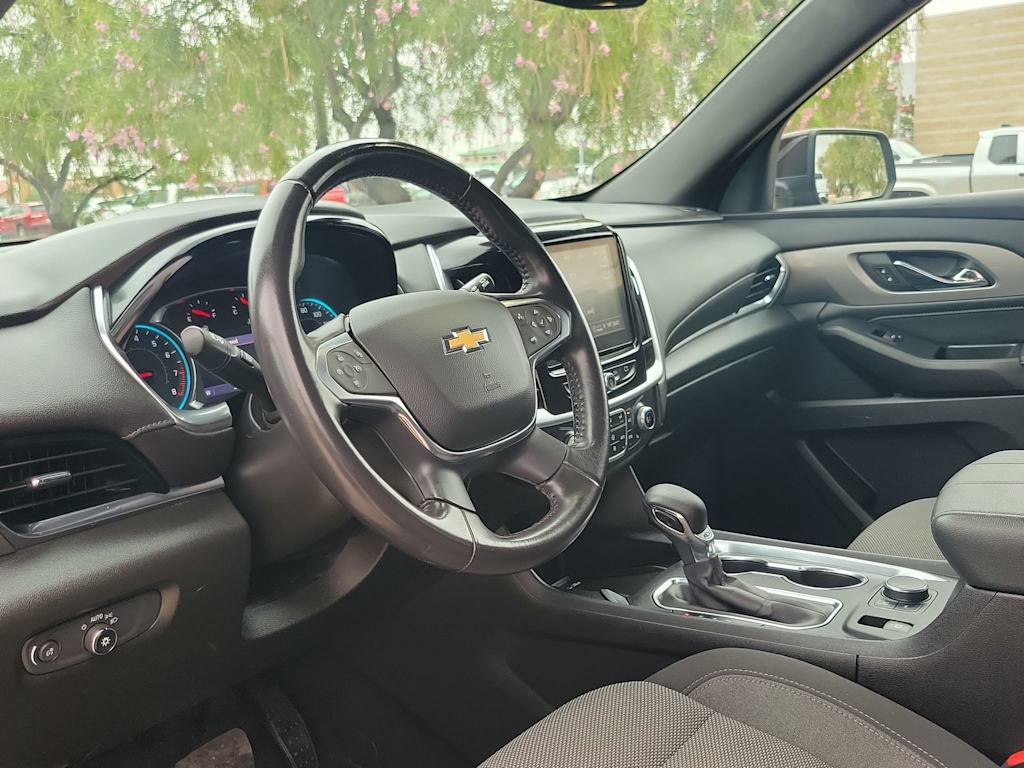Thumbnail: 2022 Chevrolet Traverse - 2