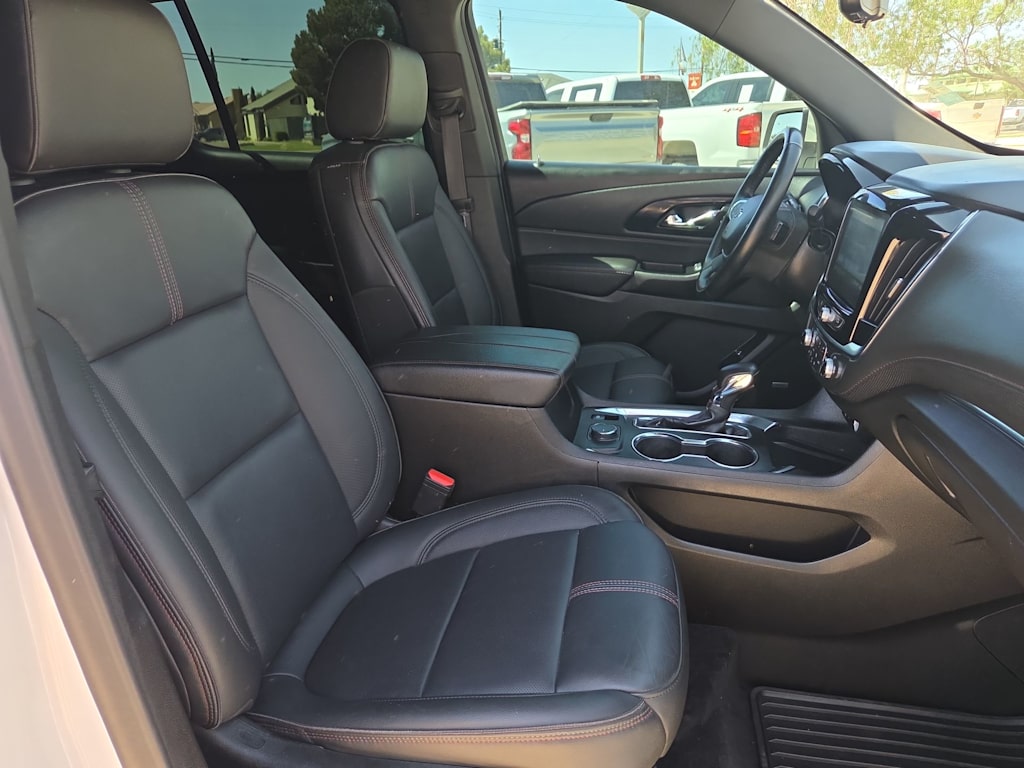 Thumbnail: 2023 Chevrolet Traverse - 13