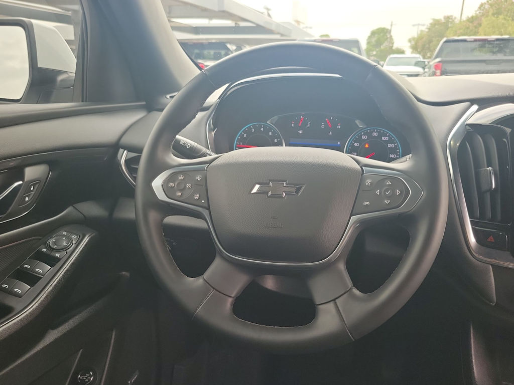 Thumbnail: 2023 Chevrolet Traverse - 13