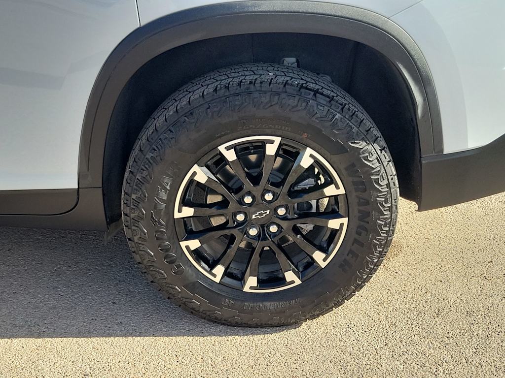 Thumbnail: 2026 Chevrolet Traverse - 8