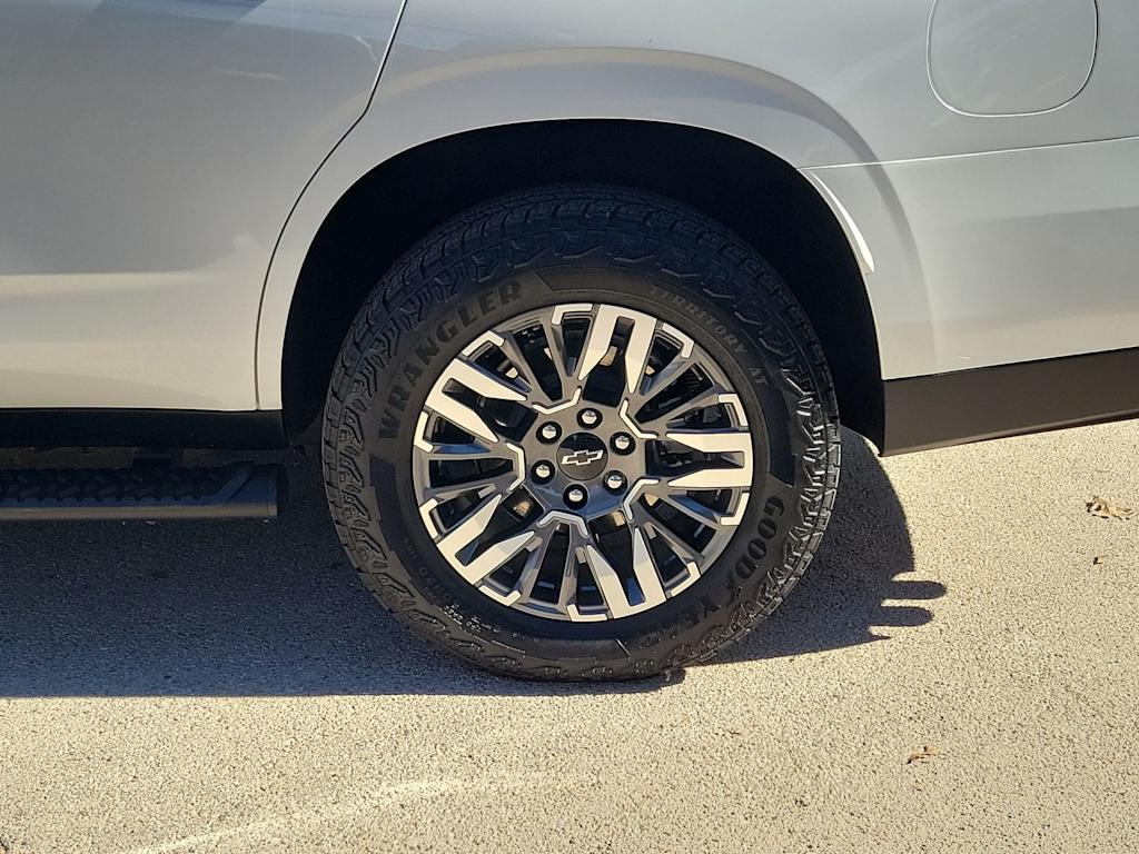 Thumbnail: 2025 Chevrolet Tahoe - 8