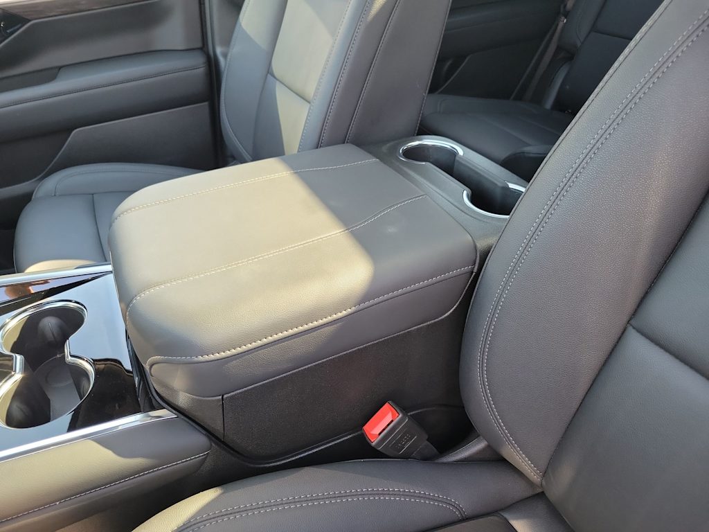 Thumbnail: 2025 Chevrolet Tahoe - 18