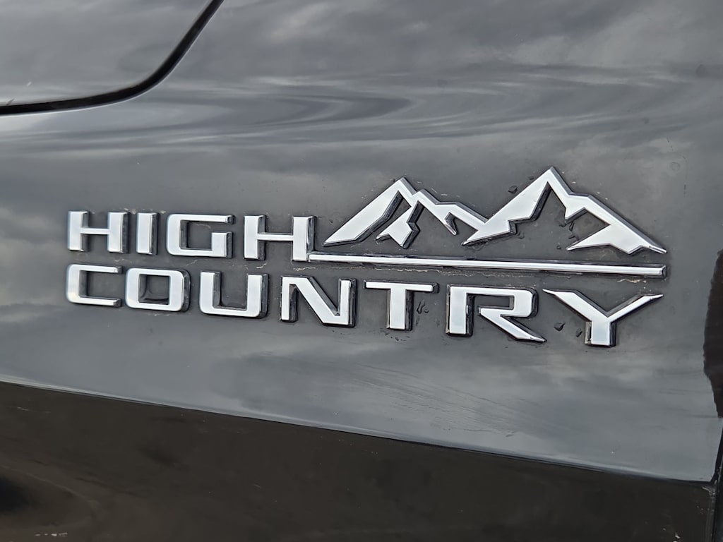Thumbnail: 2024 Chevrolet Suburban - 6