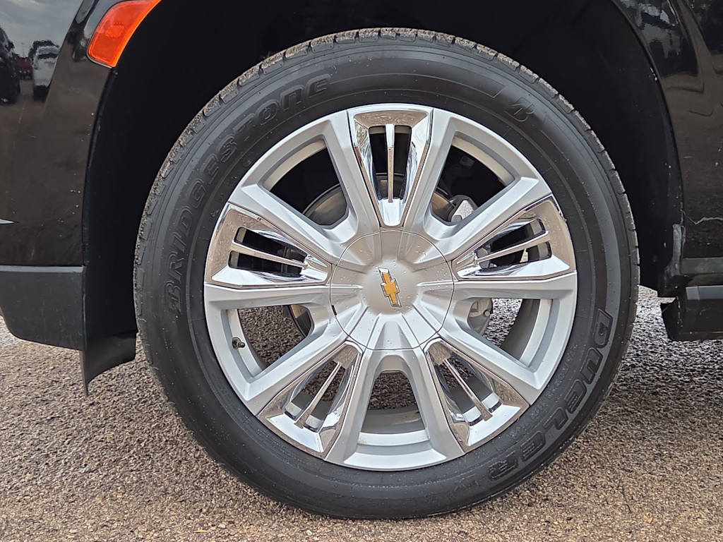 Thumbnail: 2024 Chevrolet Suburban - 7