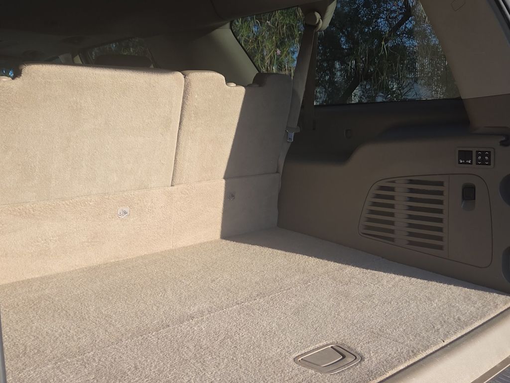 Thumbnail: 2016 Chevrolet Suburban - 23