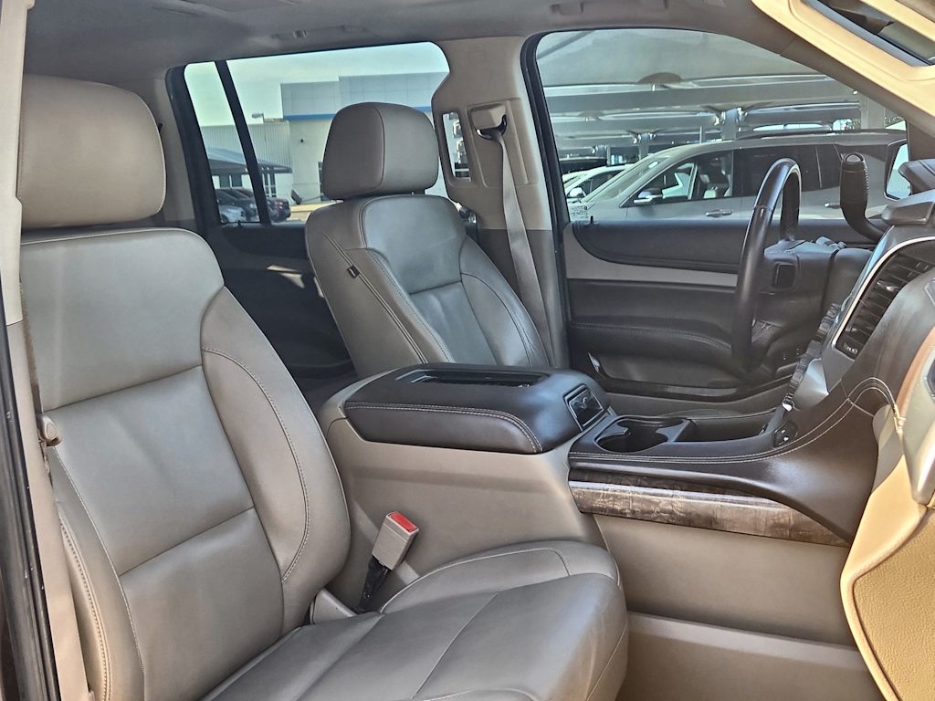 Thumbnail: 2016 Chevrolet Suburban - 21