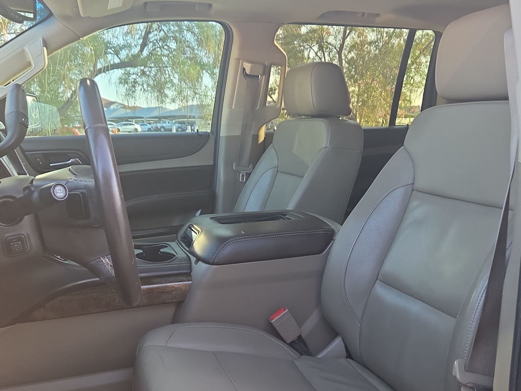 Thumbnail: 2016 Chevrolet Suburban - 10