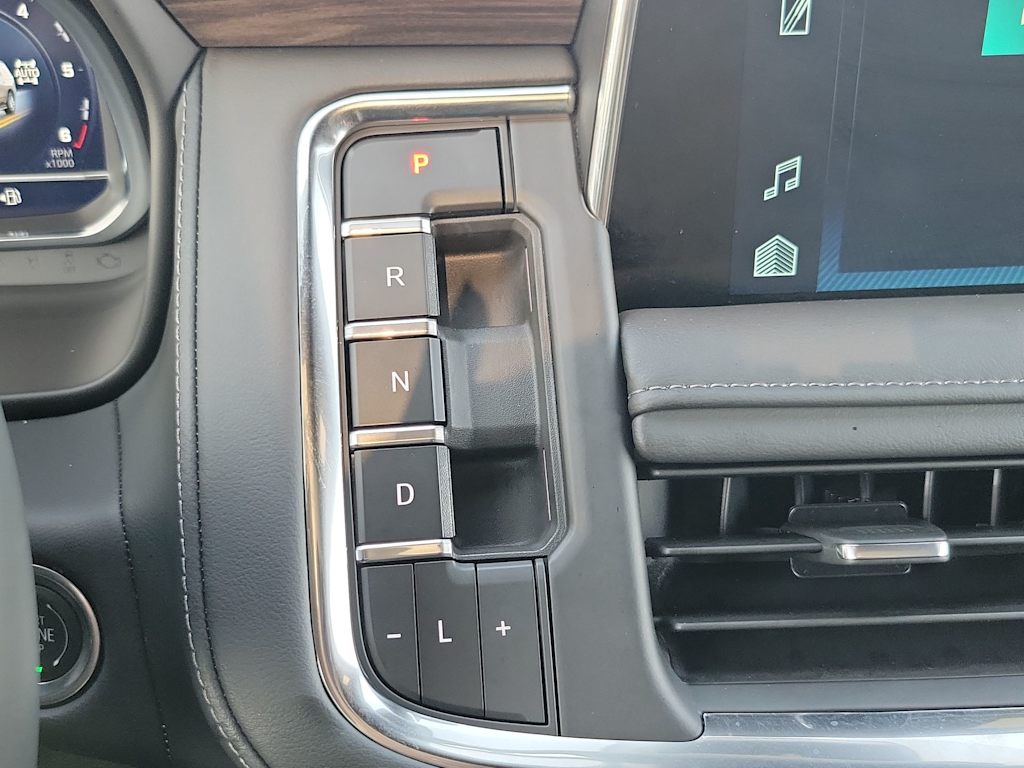 Thumbnail: 2024 Chevrolet Tahoe - 15
