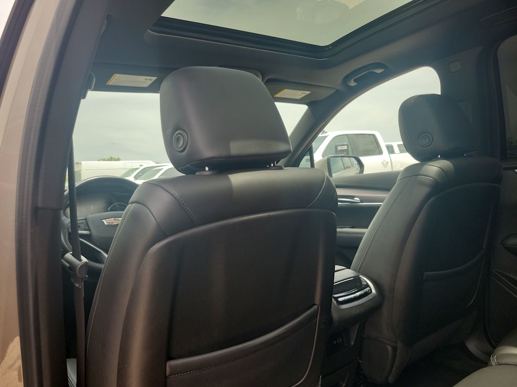 Thumbnail: 2023 Cadillac XT6 - 23