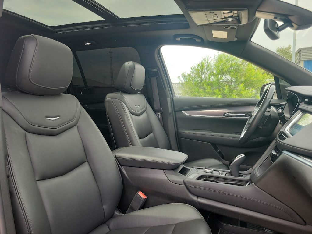 Thumbnail: 2023 Cadillac XT6 - 12