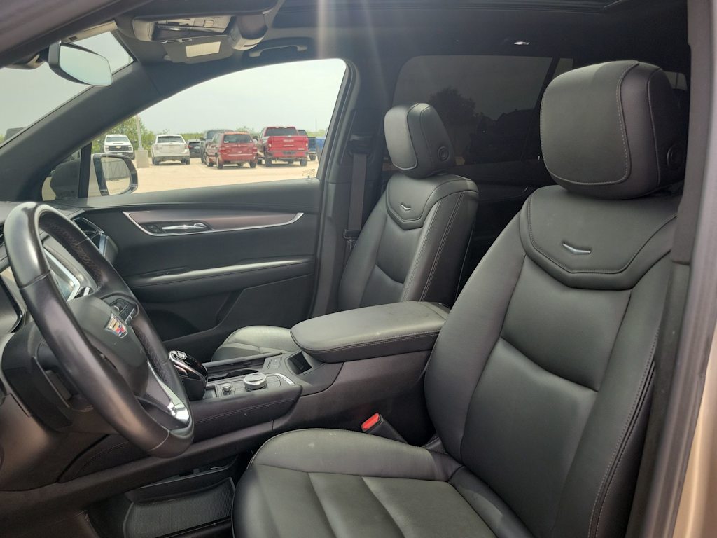 Thumbnail: 2023 Cadillac XT6 - 11