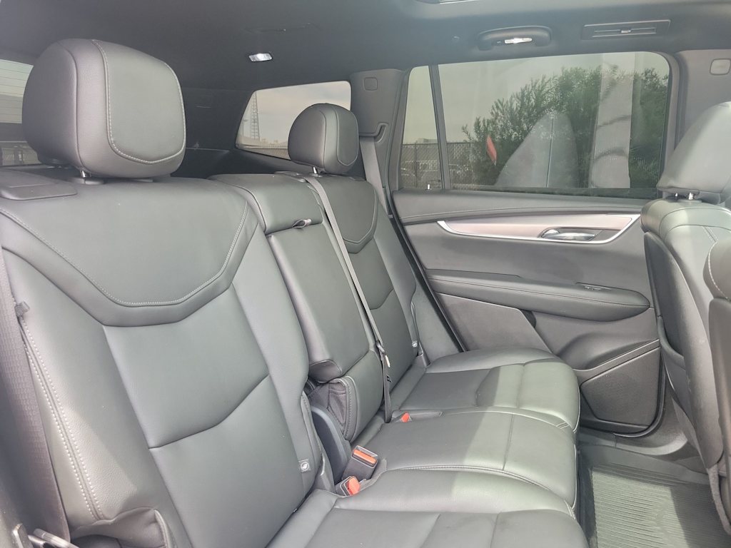 Thumbnail: 2023 Cadillac XT6 - 13