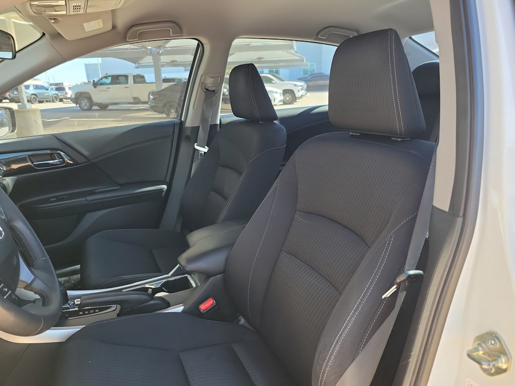 Thumbnail: 2015 Honda Accord - 11