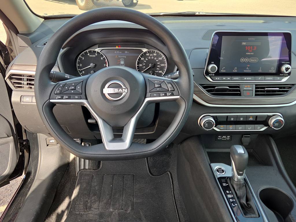 Thumbnail: 2025 Nissan Altima - 9