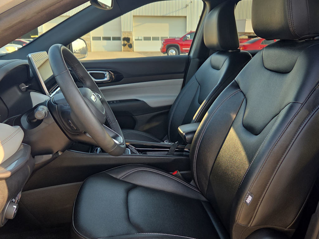 2025 Jeep Compass Limited - Photo 11