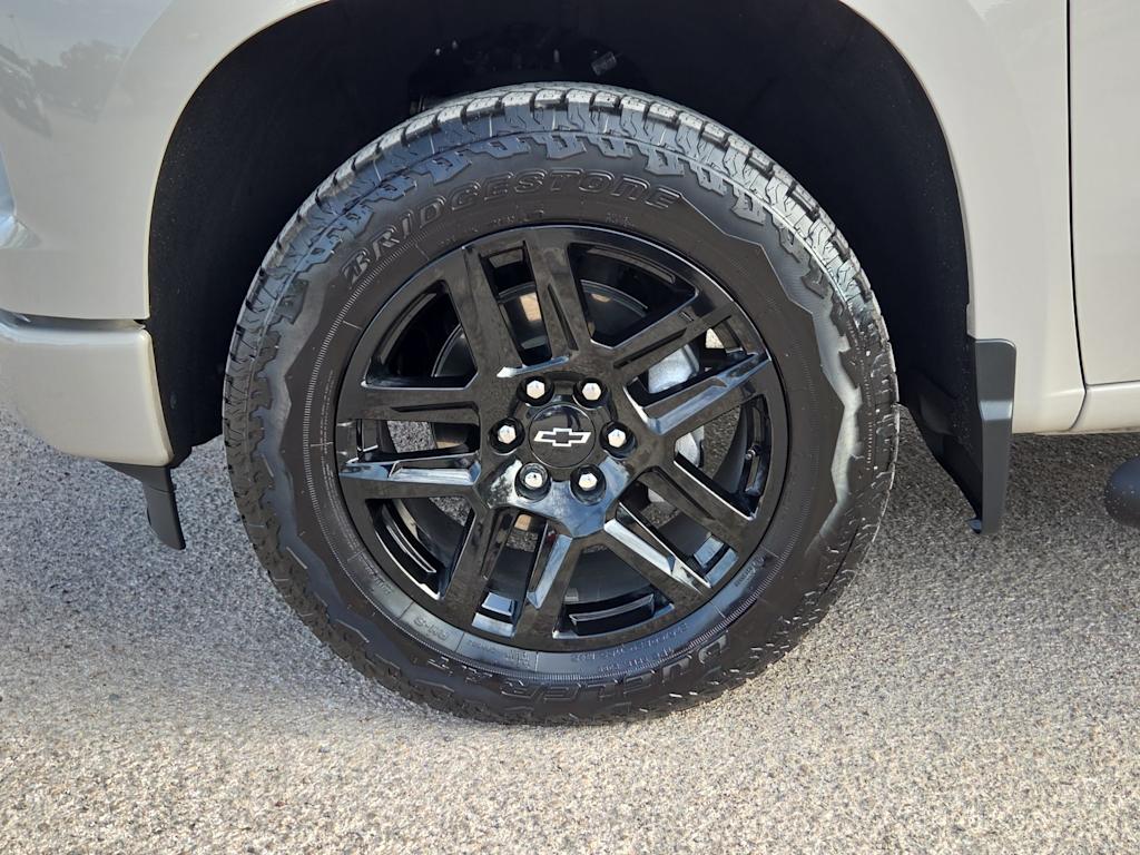 Thumbnail: 2026 Chevrolet Silverado 1500 - 8