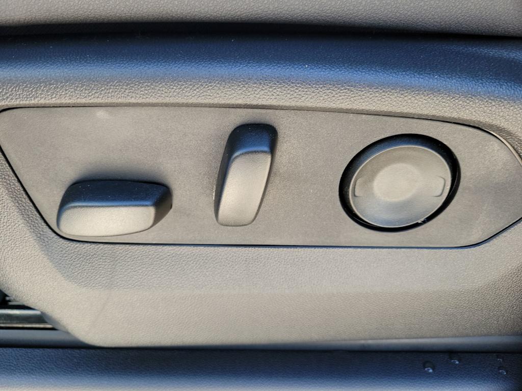 Thumbnail: 2025 Chevrolet Silverado 1500 - 18