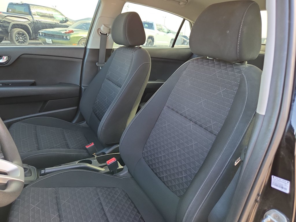Thumbnail: 2023 Kia Rio - 11