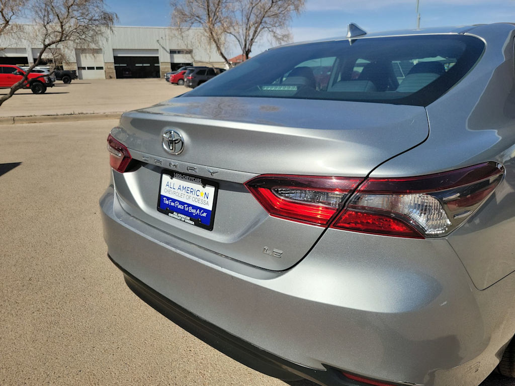 Thumbnail: 2021 Toyota Camry - 17