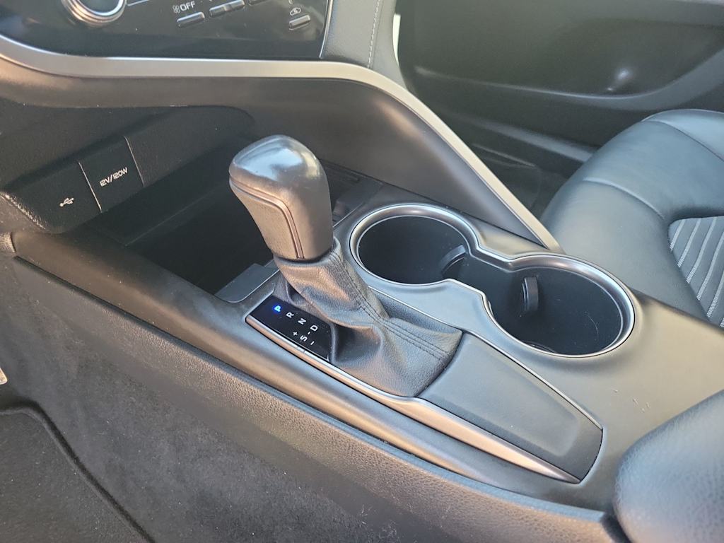 Thumbnail: 2021 Toyota Camry - 16